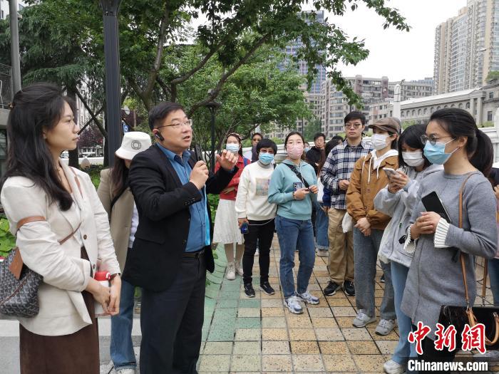 活動(dòng)現(xiàn)場(chǎng)?！》队畋?攝