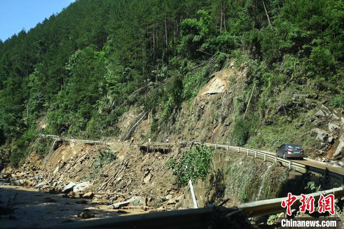 圖為重慶萬州受災地區。　陳超 攝