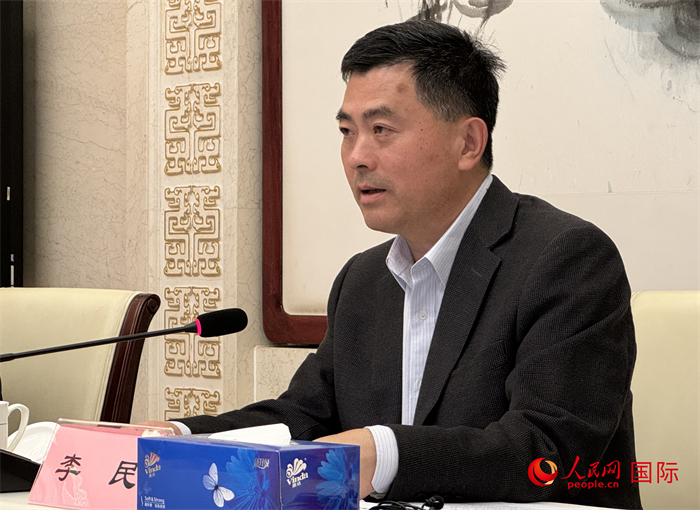 10月31日，歐美同學會秘書長李民在第五屆中法文化論壇媒體吹風會上講話。（人民網 謝瑩攝）