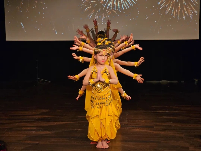 舞蹈《千手觀音》。中國駐瑞典大使館供圖。