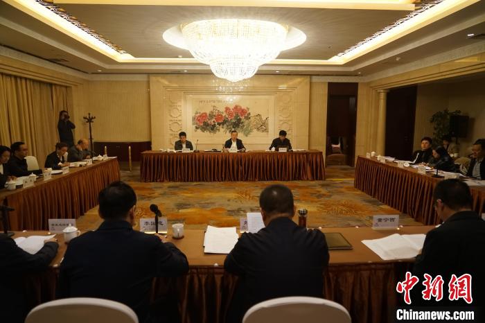 圖為座談會(huì)現(xiàn)場(chǎng)。　潘雨潔 攝