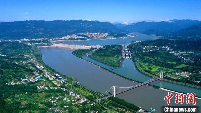 2022年夏季三峽工程為中下游補(bǔ)水。(資料圖) 湯偉 攝
