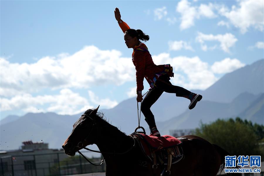 （體育）（2）民族體育——拉薩舉行民族傳統馬術表演