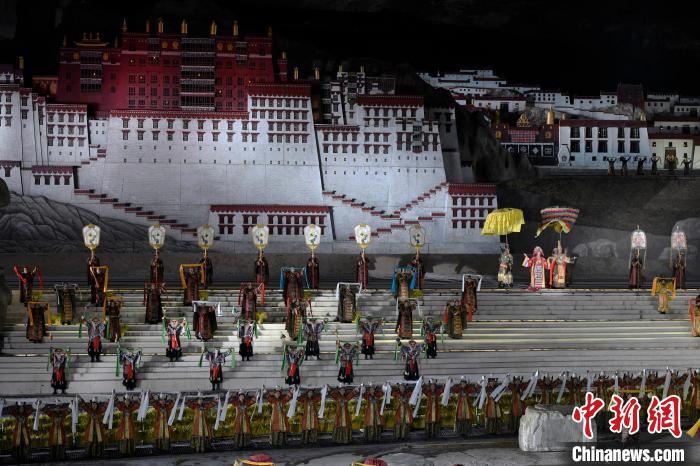 3月17日，西藏拉薩，《文成公主》大型史詩劇演出現(xiàn)場?！±盍?攝