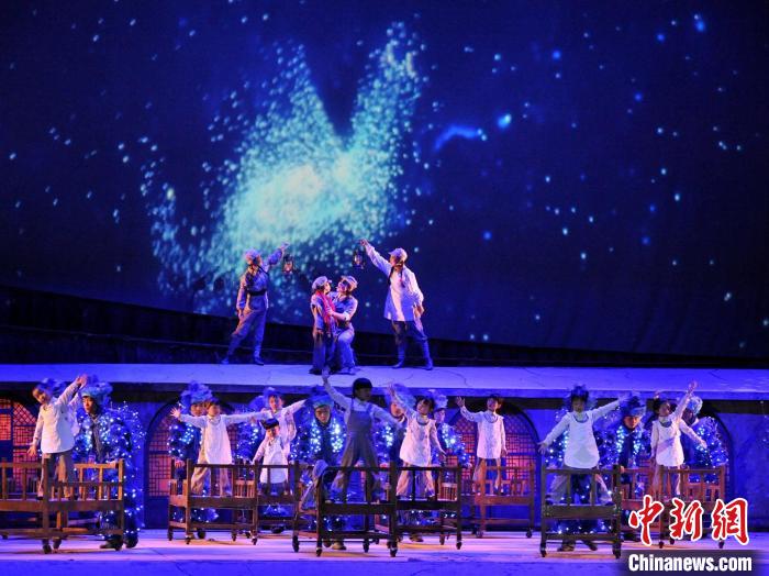 【在這里讀懂初心使命—網絡媒體革命老區行】紅色歷史歌舞劇《延安保育院》已演出3800余場