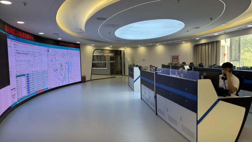 和田地區120急救指揮中心。人民網記者 焦磊攝